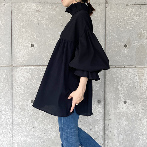 フリルネックキャンディースリーブブラウス　MELUMO フリルネックキャンディースリーブブラウス｜MELUMO