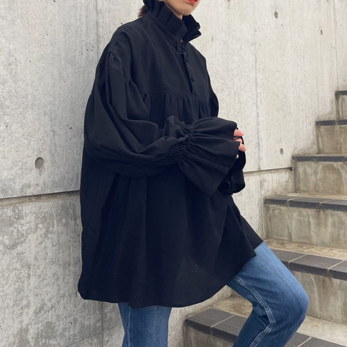 フリルネックキャンディースリーブブラウス　MELUMO フリルネックキャンディースリーブブラウス(オフホワイト