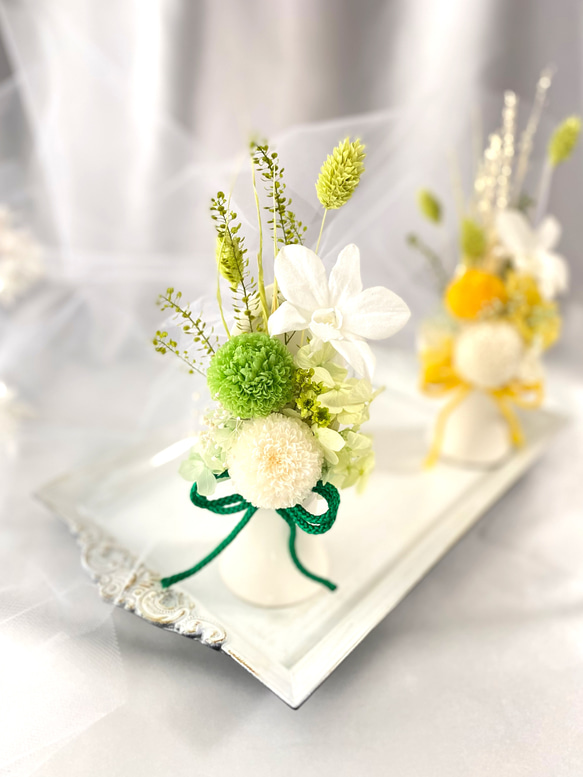 仏花　プリザーブドフラワーアレンジ　クリアケース入り　お供え花　ピンポンマム 仏花 プリザーブドフラワーアレンジ ケース入り ピンポンマム