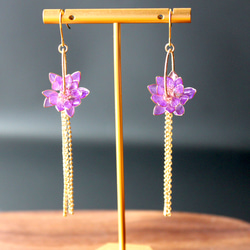 蓮の花 ピアス 紫 透明 手作り 銅線 樹脂 ピアス イヤークリップ 2枚目の画像