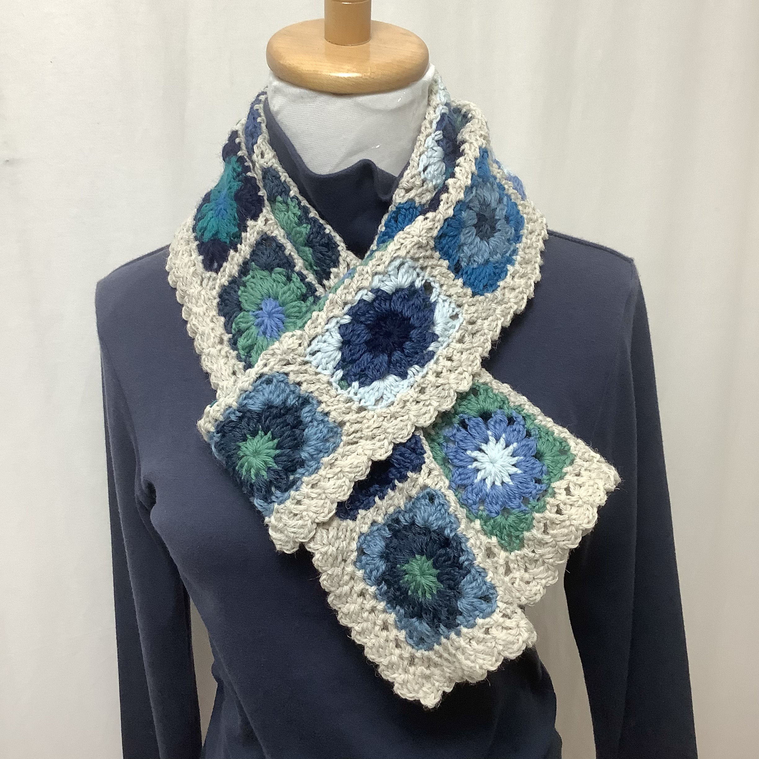 秋冬ｳｰﾙ●花モチーフ・マフラー（ブルー・バリエーション)