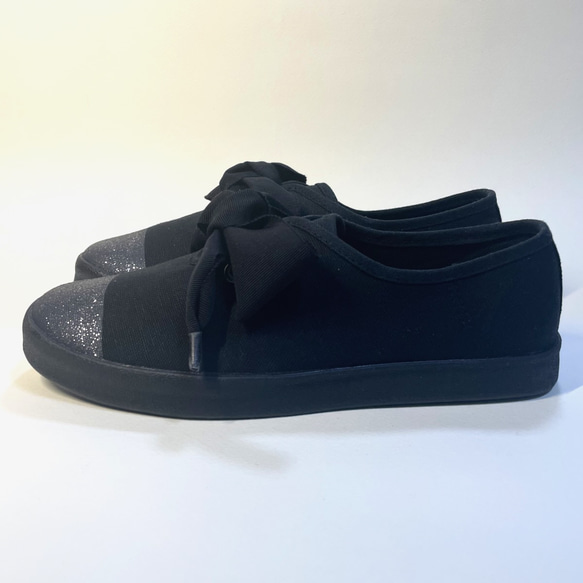 大黑絲帶雙色運動鞋（x黑色閃粉）22.5cm~25.0cm 第4張的照片