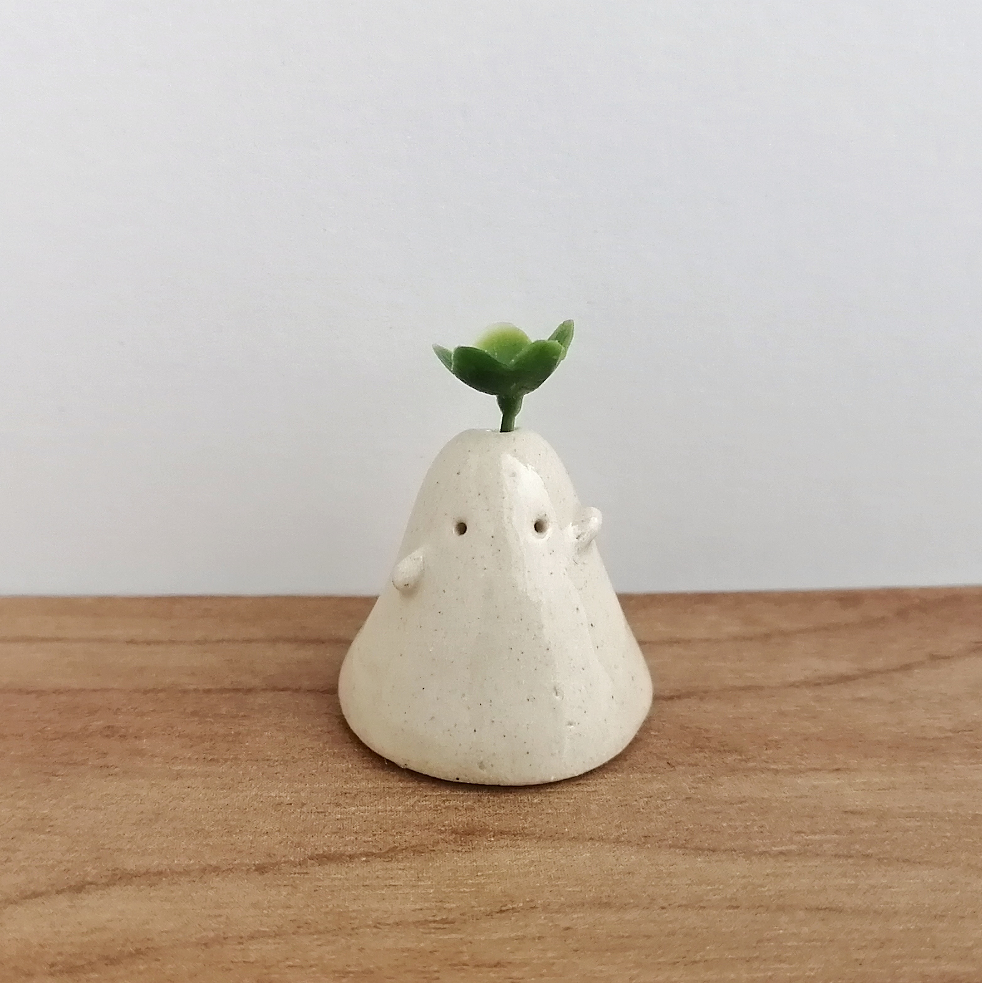 陶芸の置物 陶器のおばけ(小)〔85s〕｜置物 陶芸 陶器 一輪挿し 造花 その他