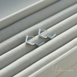 cute*mini pentagon　SILVER925　シルバー　五角形　ミニフープピアス　P048 3枚目の画像