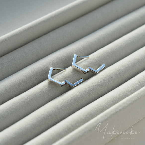 cute*mini pentagon　SILVER925　シルバー　五角形　ミニフープピアス　P048 3枚目の画像