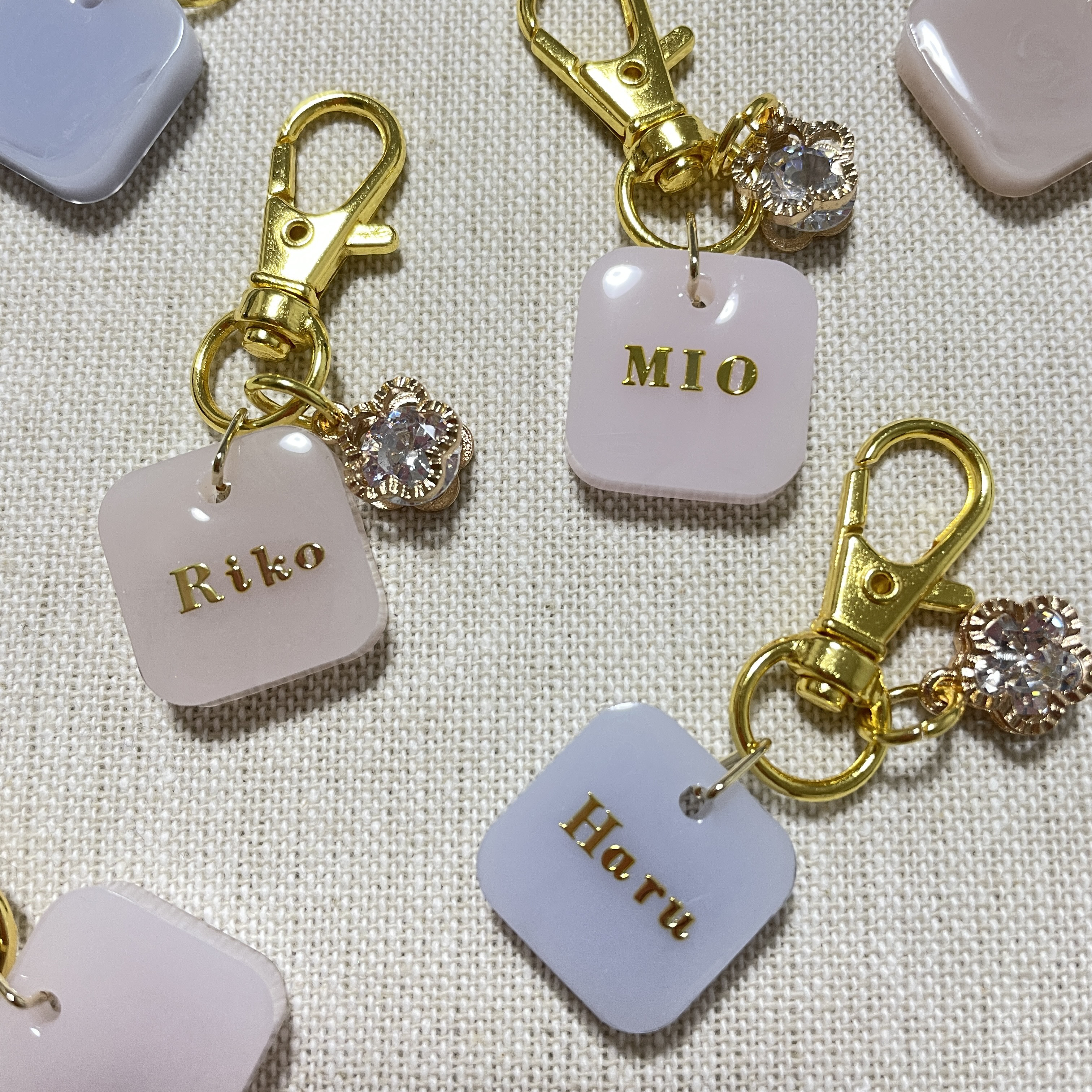 レジン文字いれキーホルダー作品集とお知らせ