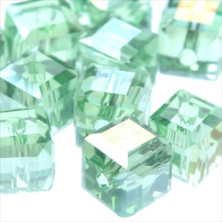 立方體玻璃珠 8 毫米 10 顆 ★AB 淺綠色/淺綠色 ★方形方形切割珠 (garascutc8) 第2張的照片
