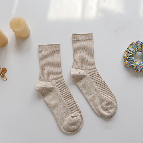 ちょっぴり個性的で使いやすいカラフルネップソックス～ベージュ