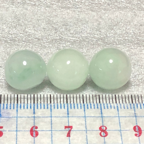 氷質翡翠ビーズ 淡いグリーン 13ミリ 1玉 ビーズ blowmam 通販  