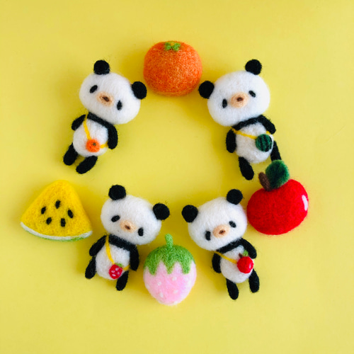 いちご様　羊毛フェルト いちご様羊毛フェルト