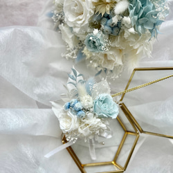 サムシングブルーホワイト&ブルーローズと紫陽花かすみ草のラウンドブーケ　プリザーブドフラワー 12枚目の画像