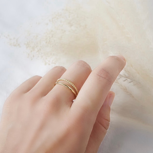 重ね付けに見える ツイストプレーンリング 金属アレルギー対応