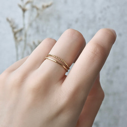 重ねづけにもぴったりです!★18金プレーンリング★ 重ね付けに見える ツイストプレーンリング 金属アレルギー対応