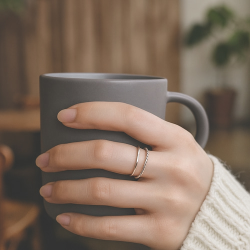 重ね付けに見える ツイストプレーンリング 金属アレルギー対応