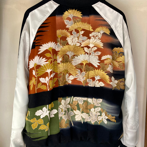 着物リメイクスカジャン リバーシブル 鷹の刺繍 横振り刺繍 産着