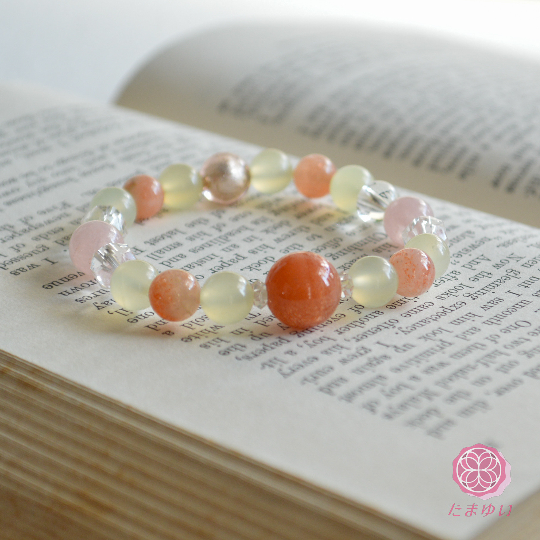 神様を味方につける～さくやブレス　日輪の姫様 フェルドストーン(サンストーン） ローズクォーツ アラゴナイト クリスタル