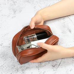 【ガバッと開いて大容量】レザースクエアポーチ 小物入れ 本革 コスメポーチ / PB5 4枚目の画像