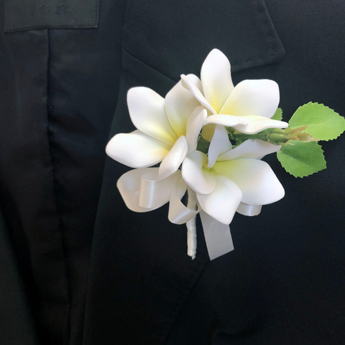 結婚式 手作りブーケ 値下げOK(花婿さん用コサージュ付き) プルメリアブーケのコサージュ【リボンオプション・親子コサージュ対応