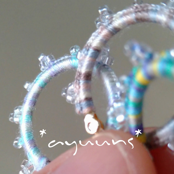 刺繡糸とガラスビーズ*Simpleフープピアス/一点物 2枚目の画像