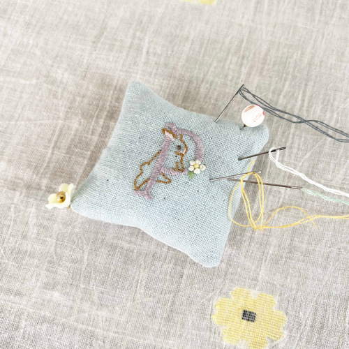 うさぎのアルファベット刺繍キット[図案付/卯年/イースター