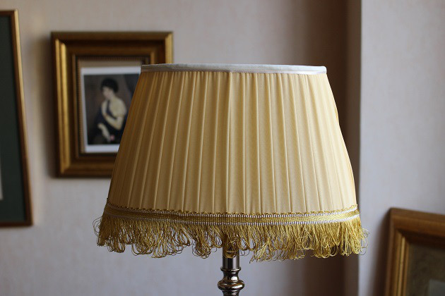 シルクのテーブルランプ用ランプシェード  /  ヴァルズ  /  山吹イエロー