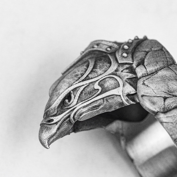 鷹の爪ジュエリー - 男性用指輪 - 街頭指輪 - 機械式ジュエリー - 名入れ指輪 - 手作り指輪 2枚目の画像