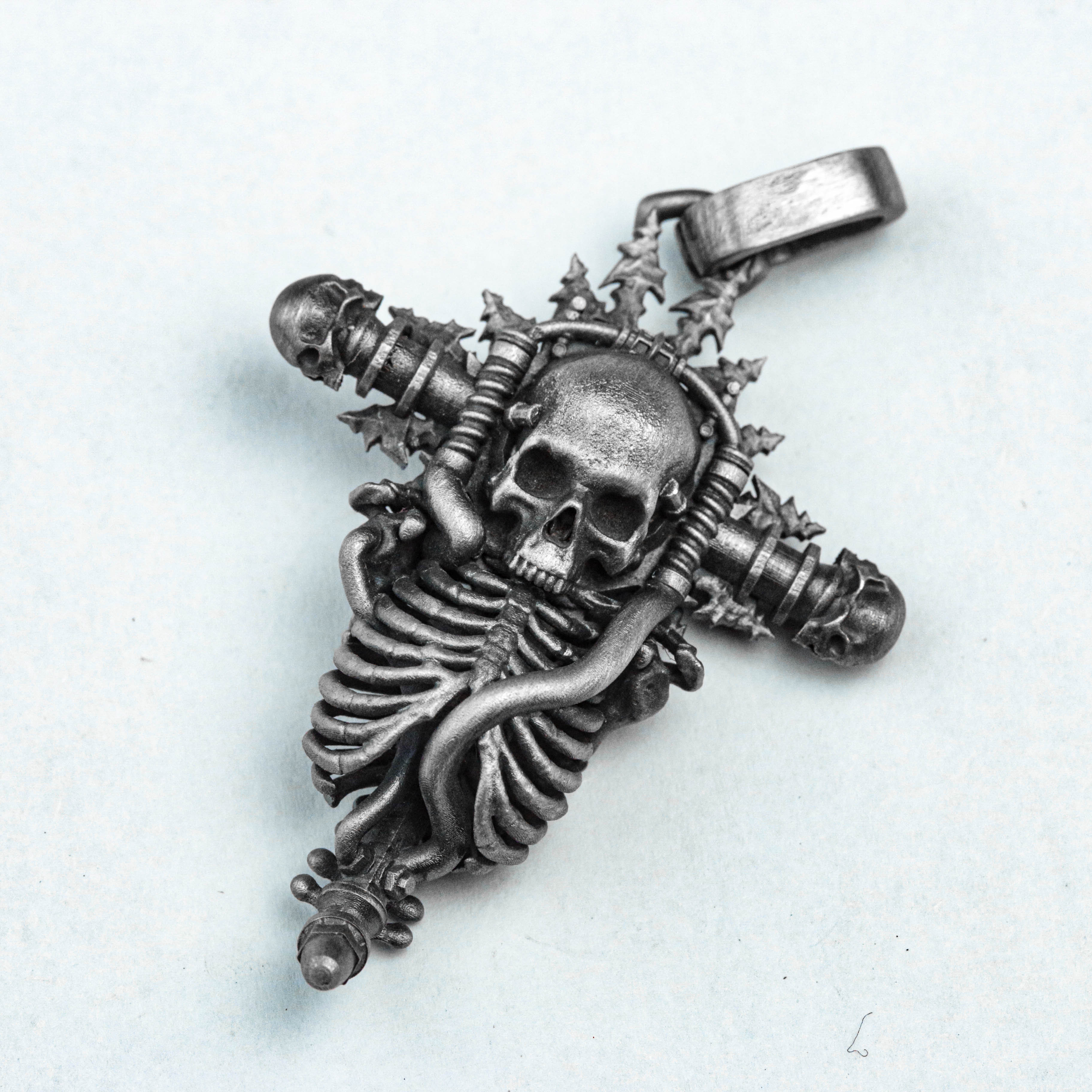 頭蓋骨のネックレス - 十字架のシルバーペンダント - 銀ネックレス - ハンドキャストジュエリー - 酸化ジュエリー