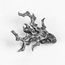 枯木ペンダント - 木製龍のネックレス - 骨董品シルバー製品 - 手彫り龍 - シルバーペンダント - 銀の戦士の宝石 1枚目の画像