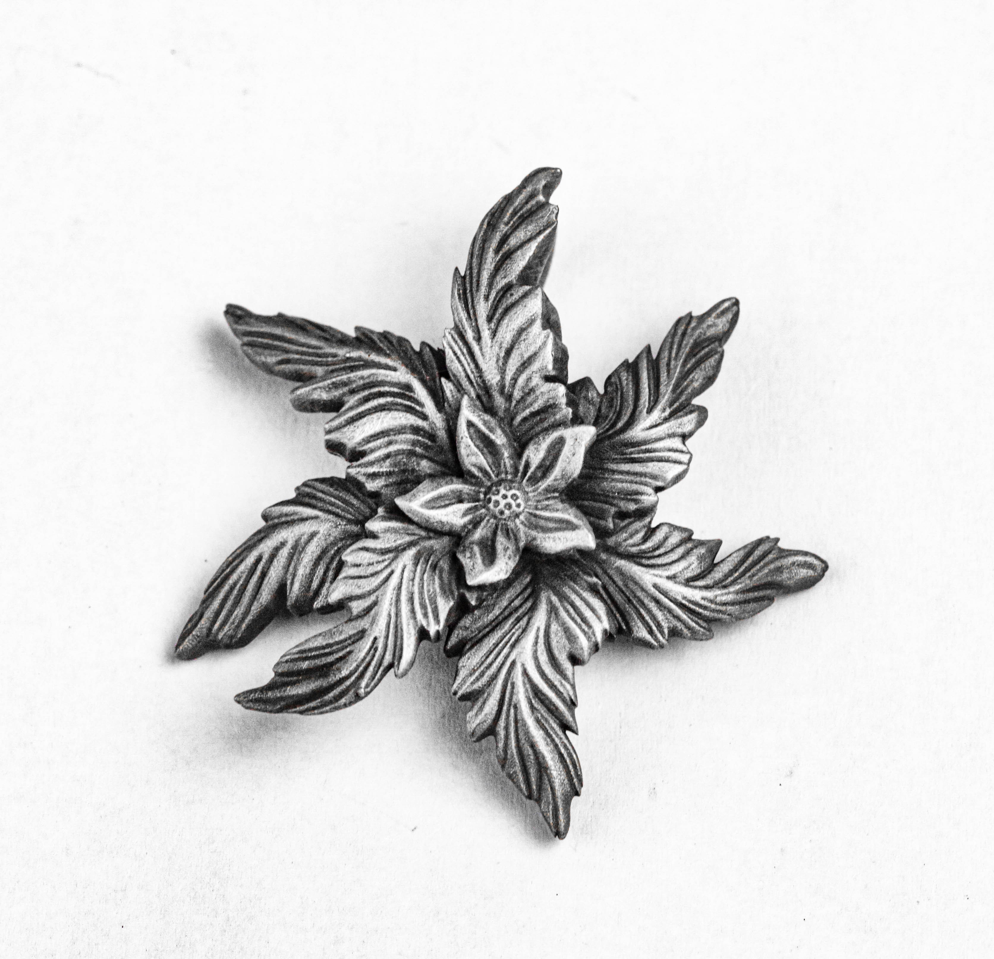 地獄の花ジュエリー - 幽霊のような魂の花のシルバーペンダント - ユニセックスネックレス - 装飾ネックレス