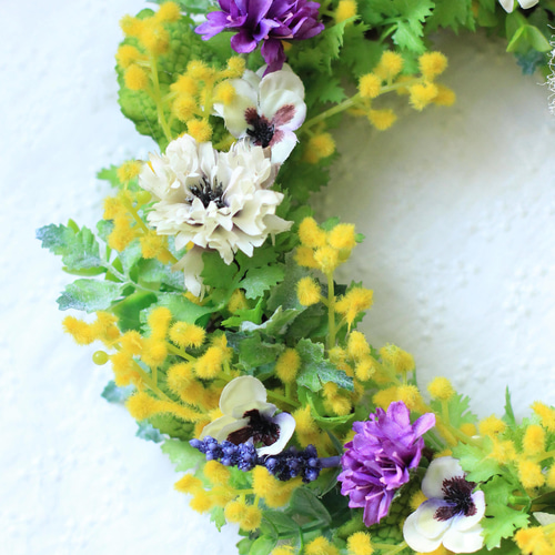 オーレアミモザとエリンジウムのリース　ビオラ　アメジストセージ ユーカリ c2eb6f0d5cacf0fe6cf4bfd13b3e0e