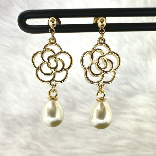 CHANEL Pearl Drop Pierced earrings/シャネル CC チェーン