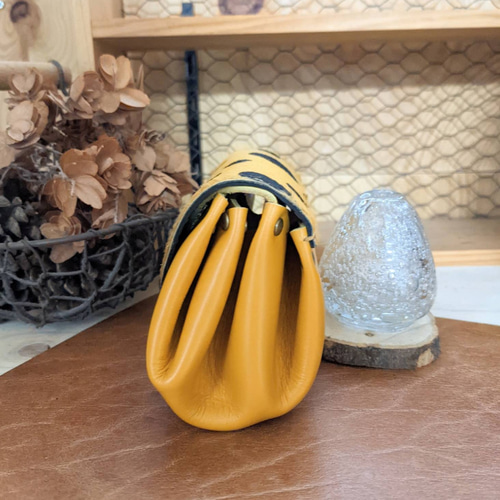 ぐしぐし手縫い＊ドット柄ハラコとマスタードイエローの本革  