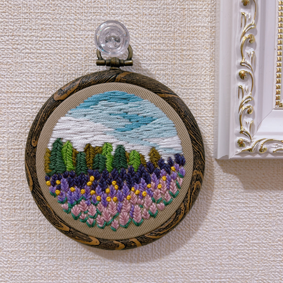 森のお花畑　刺繍ミニタペストリー 1枚目の画像