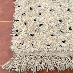 モロッコ  ラグ ベニワレン　ドット ブラック　カーペット　絨毯　105 1枚目の画像
