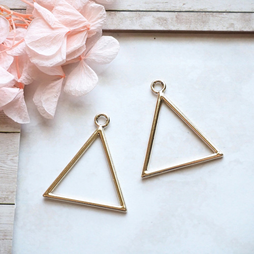 10個 レジン枠 35×31mm ゴールド 三角 空枠 レジン アクセサリーパーツ
