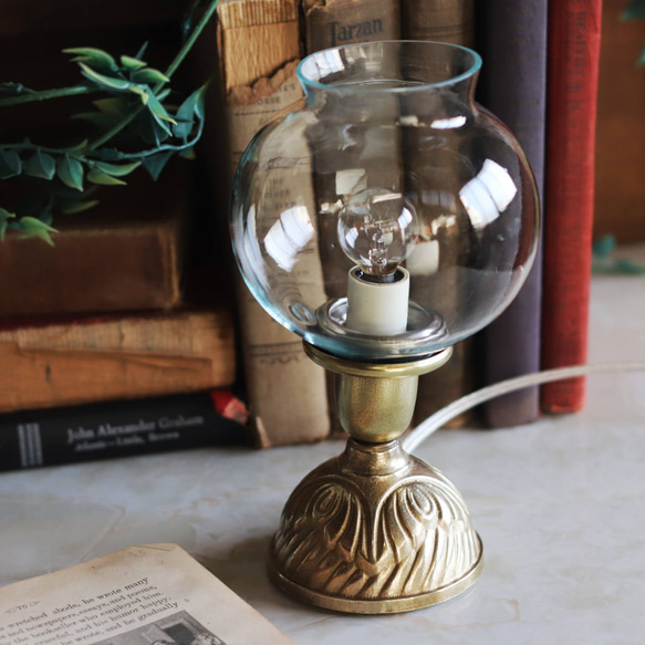 USAヴィンテージボールガラスシェードミニテーブルライト｜アンティーク真鍮卓上照明 10枚目の画像
