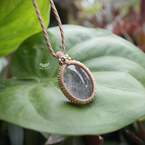 藍の色☆アイオライト マクラメネックレス892 ネックレス・ペンダント