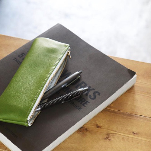 再販】プレゼント企画 イタリアンレザーのペンケース ／ グリーン 牛革