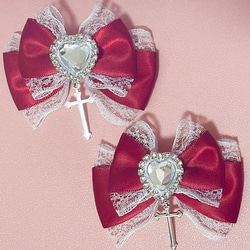 リボンヘアクリップ 赤 ギンガムチェック いちごチャーム ファー