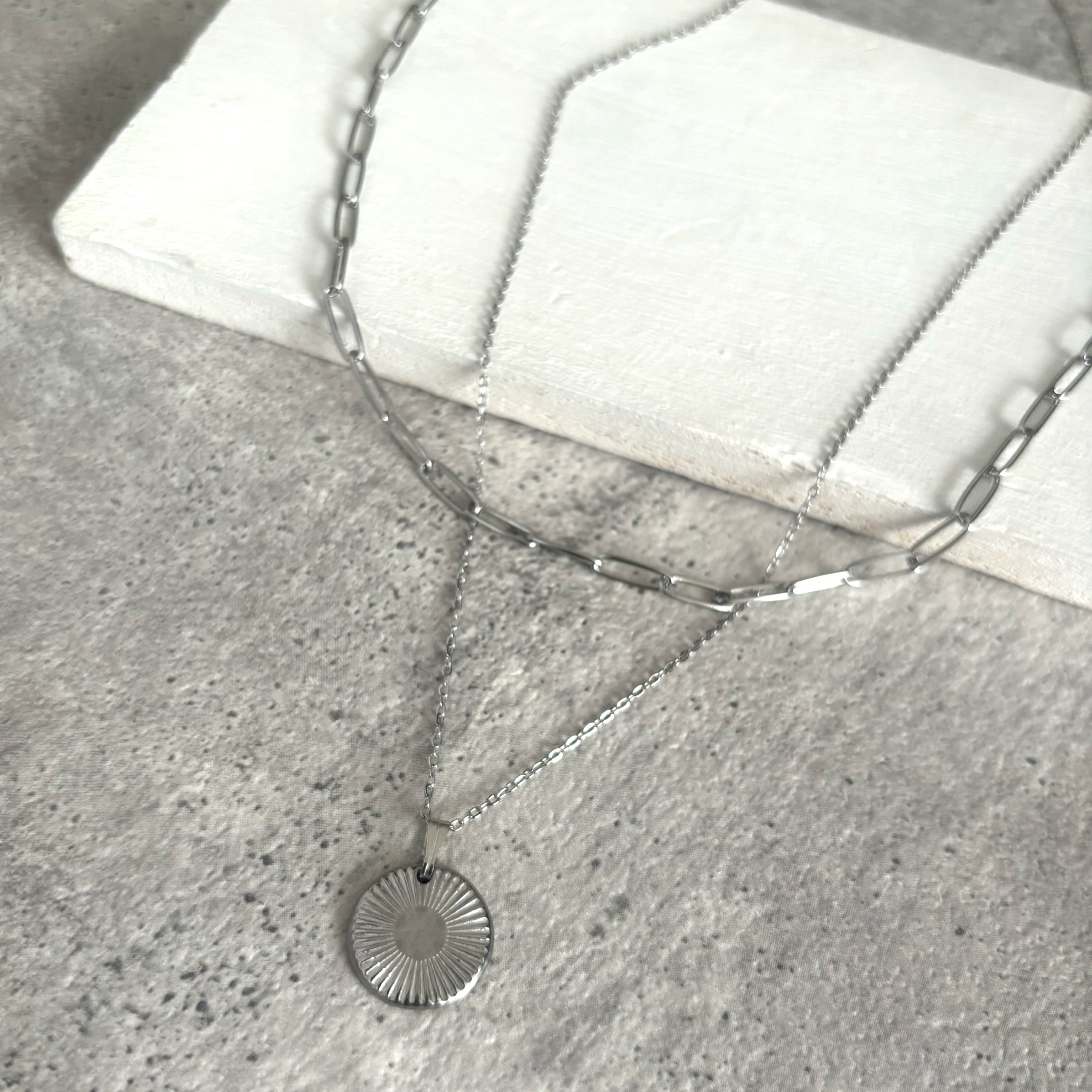 再再販★長さ変更OKお得なサージカルステンレスネックレス2点セット★ゴールド/シルバー★マットプレート＆ペタルチェーン