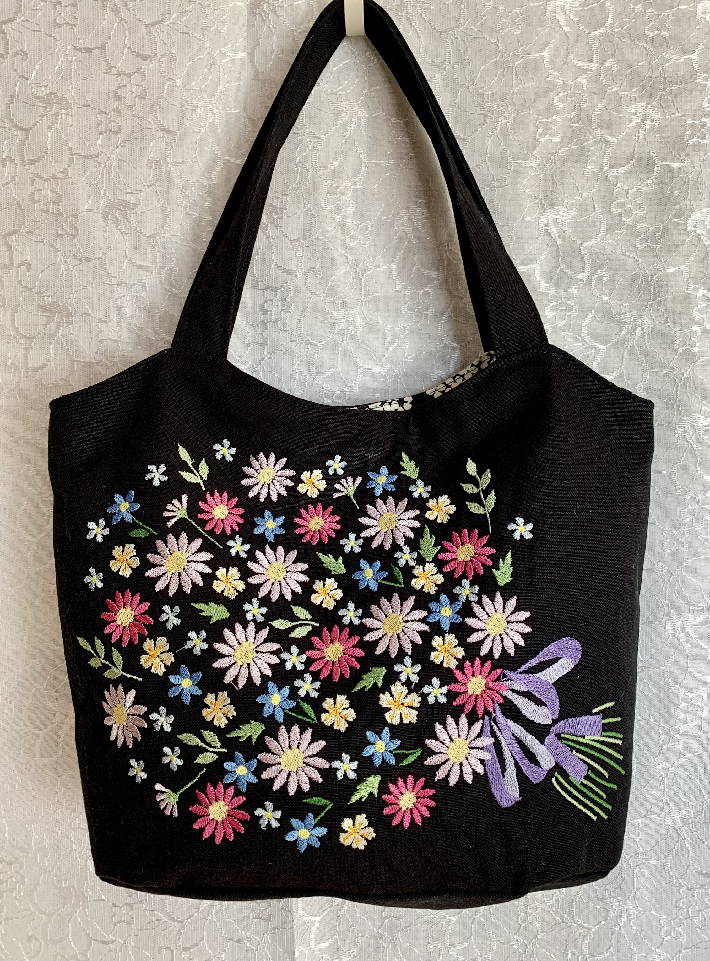 【★安心の定価販売★】 赤と黒のチェック柄ハンドメイド刺繍花模様トートバッグ Extri&KIMIKO バッグ