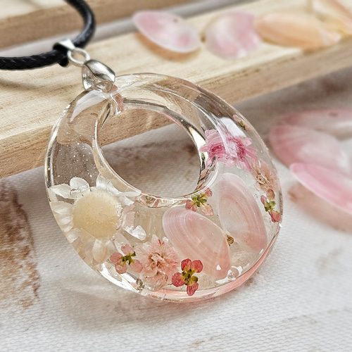 幸せを呼ぶ桜貝のネックレス｡*・ﾟﾟmarry.c's handmadeaccessory
