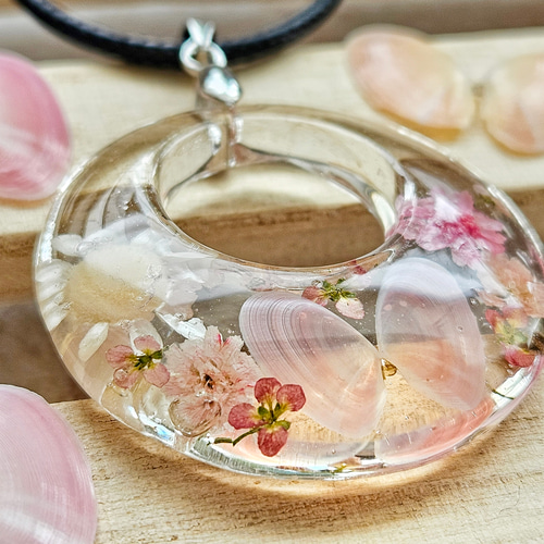 幸せを呼ぶ桜貝のネックレス。*・゚゚marry.c's handmadeaccessory 幸せを呼ぶ桜貝のネックレス。*・゚゚marry.c's handmadeaccessory