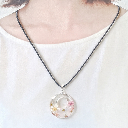 桜貝　ペンダントネックレス 桜貝 ペンダントネックレス 桜貝アクセサリーは鎌倉のお土産新定番