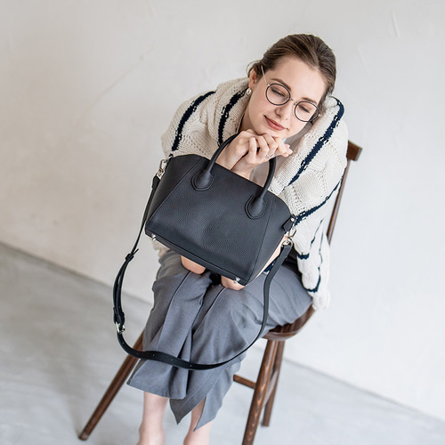 【LYN】ハンドバック Raff Pocket M Handbag ２WAY 第2世代 Mサイズ 本革 2way トートバッグ 肩紐 シルバー金具