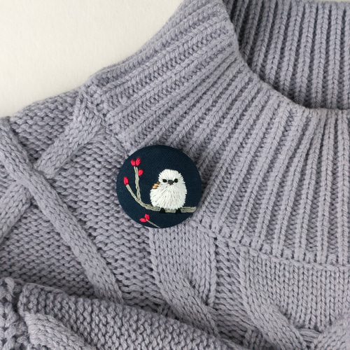 受注制作】雪の妖精シマエナガの刺繍ブローチor刺繍ヘアゴム ブローチ