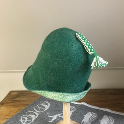 羊毛フェルトのリバーシブルサウナハット手織りのフックかけ付き(グリーン×マーブル) 3枚目の画像