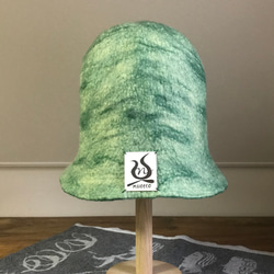 羊毛フェルトのリバーシブルサウナハット手織りのフックかけ付き(グリーン×マーブル) 2枚目の画像