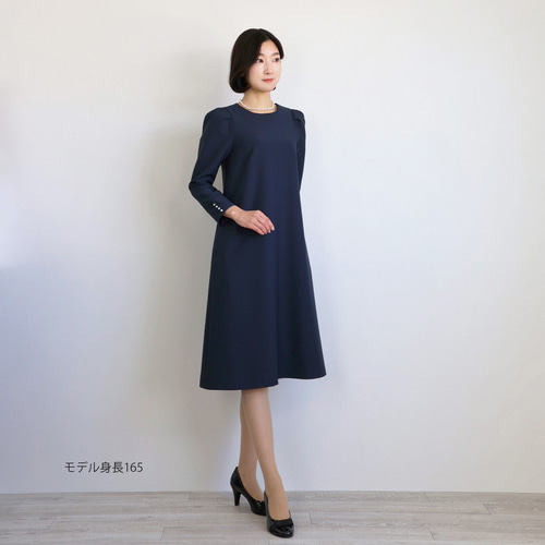 1枚欲しい◎上品ワンピース】スッキリ見える タックショルダー