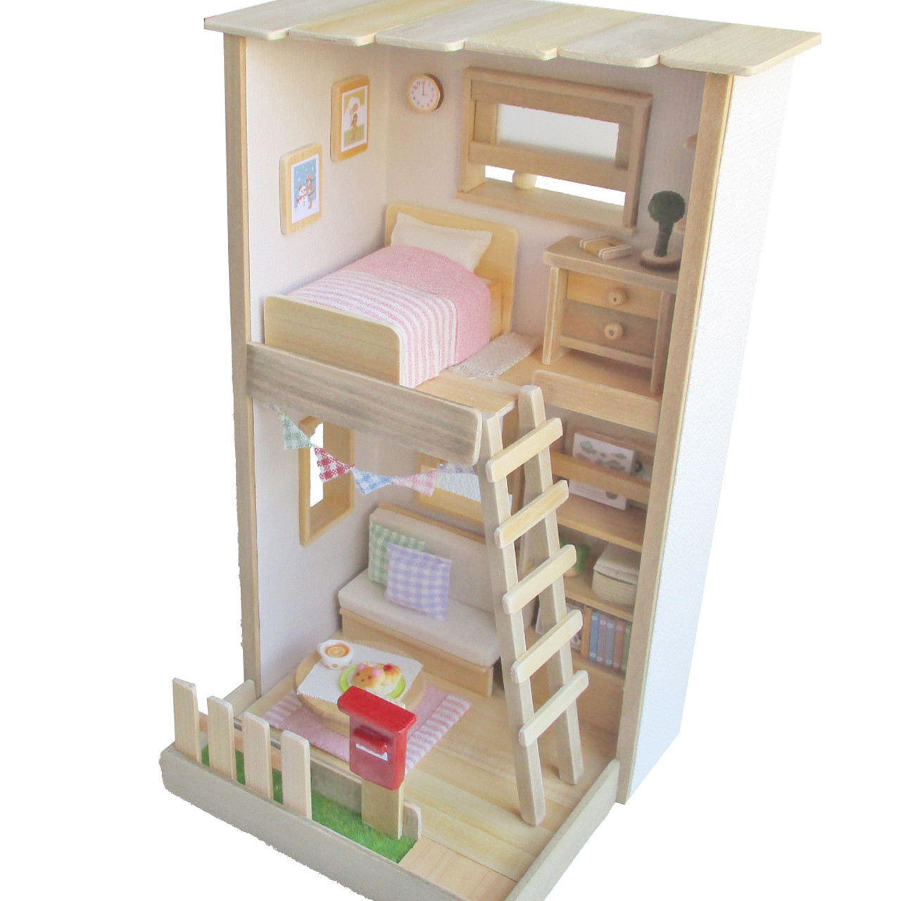 小さな２階建てハウス　ミニチュア・ドールハウス　W11㎝×D11㎝×H21㎝